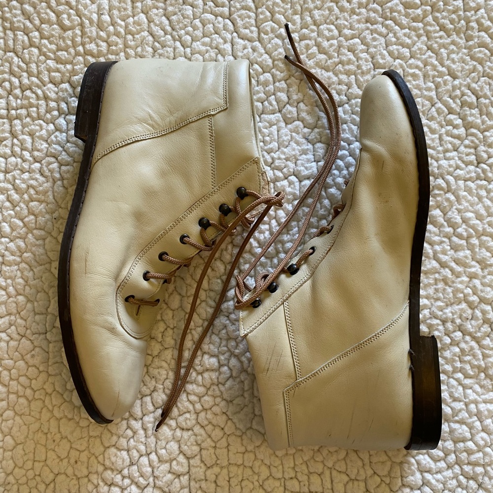 🌸Vintage Cream Leather Lace Up Ankle Boots🌸